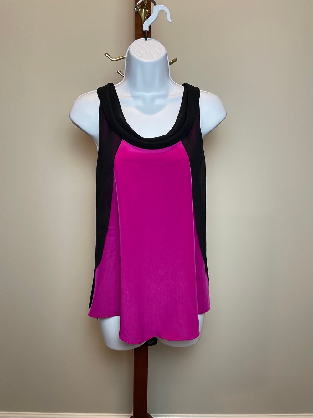 Robbi & Nikki Top Size S Pink Black Sheer Chiffon Trim High‑Low Hem